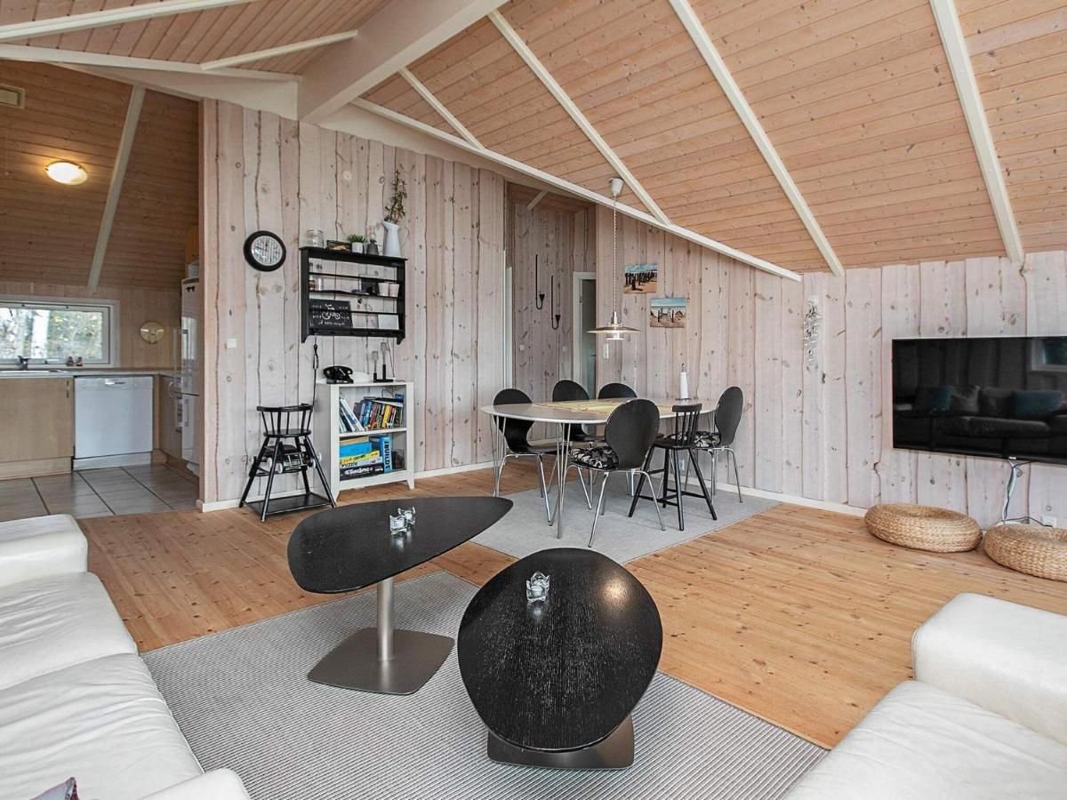 Four-Bedroom Holiday Home In Vaeggerlose 8 Boto By Exterior foto